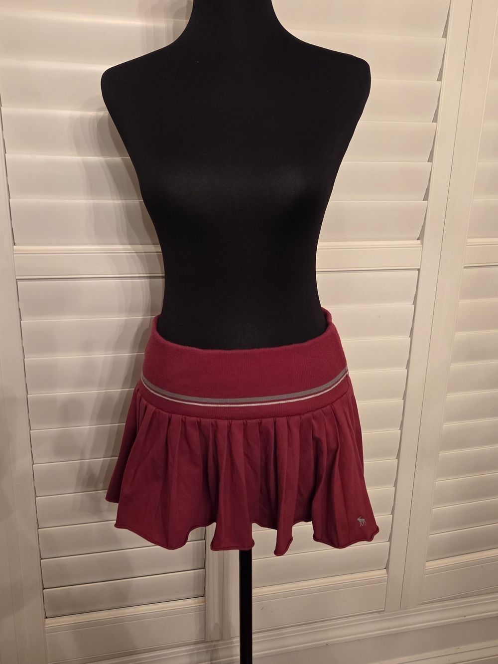 Abercrombie & Fitch Raspberry Skirt Or Strapless Ruffle Crop Top, Size Medium